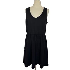 Gap Women's Black Sleeveless Dress Fit & Flare V Neck Pockets Side Zip SZ 16